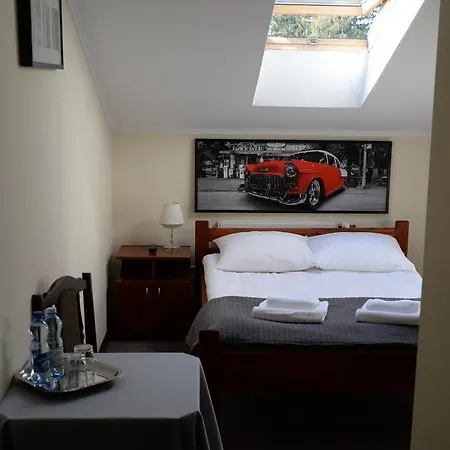 Han/Misafirhane Pod Gwiazdami