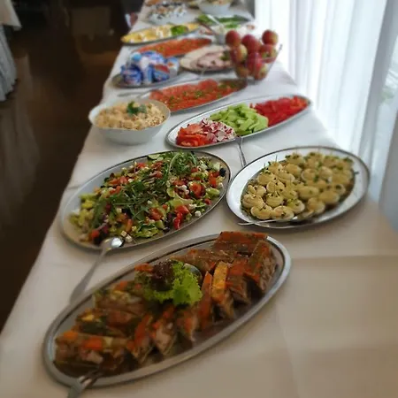 Han/Misafirhane Pod Gwiazdami