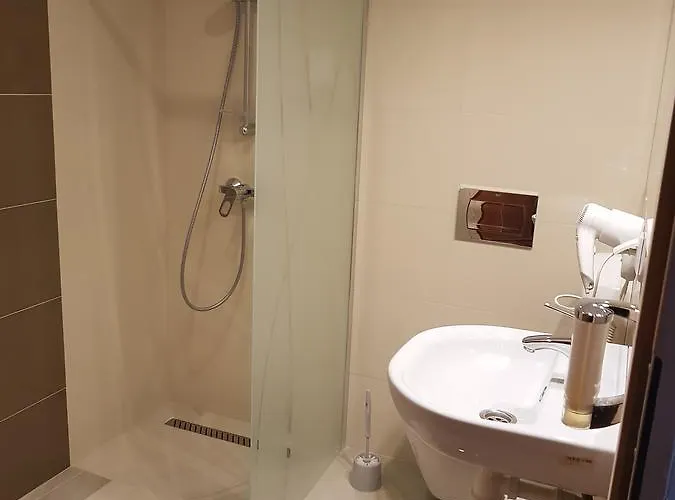 宾馆 星空下招待所 3*